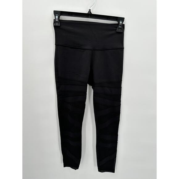 Lululemon High Times Crop Tech Mesh in Black // 4 - Picture 5 of 12